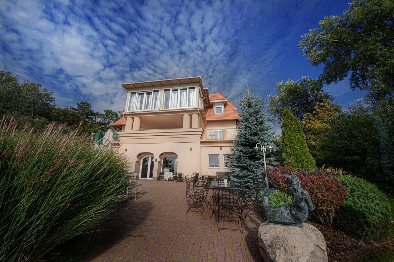 Casablanca Panzio Bed & Breakfast Tata Exterior photo