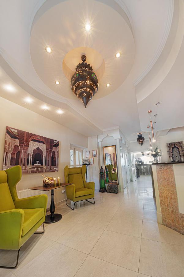 Casablanca Panzio Bed & Breakfast Tata Exterior photo