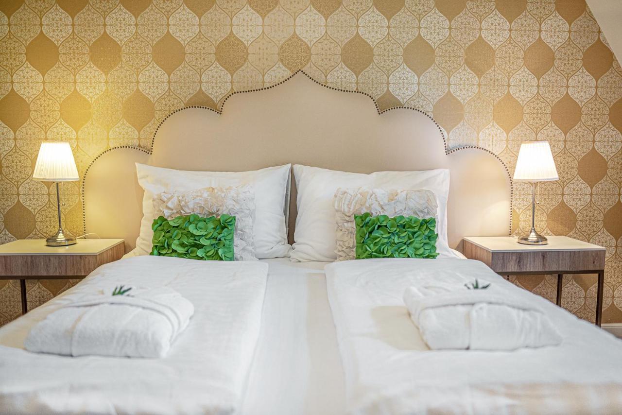 Casablanca Panzio Bed & Breakfast Tata Exterior photo